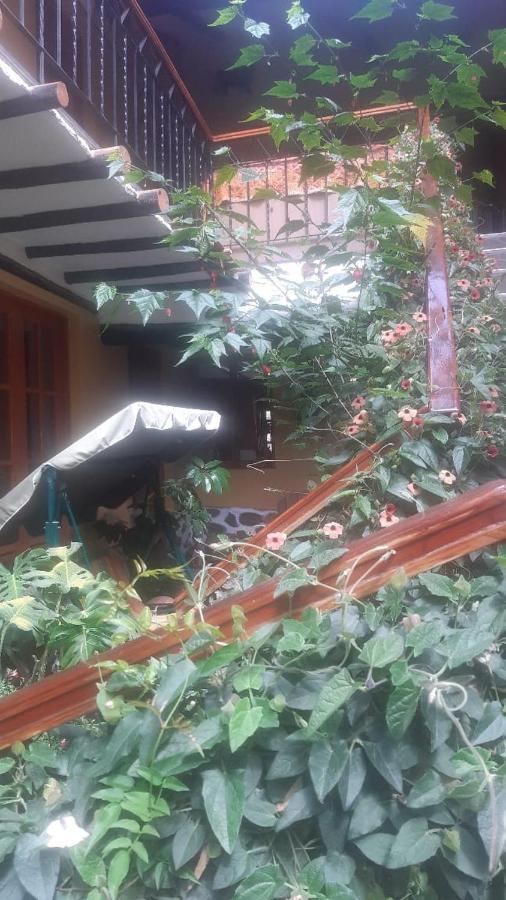 Wayras Hostal Ollantaytambo Exterior photo