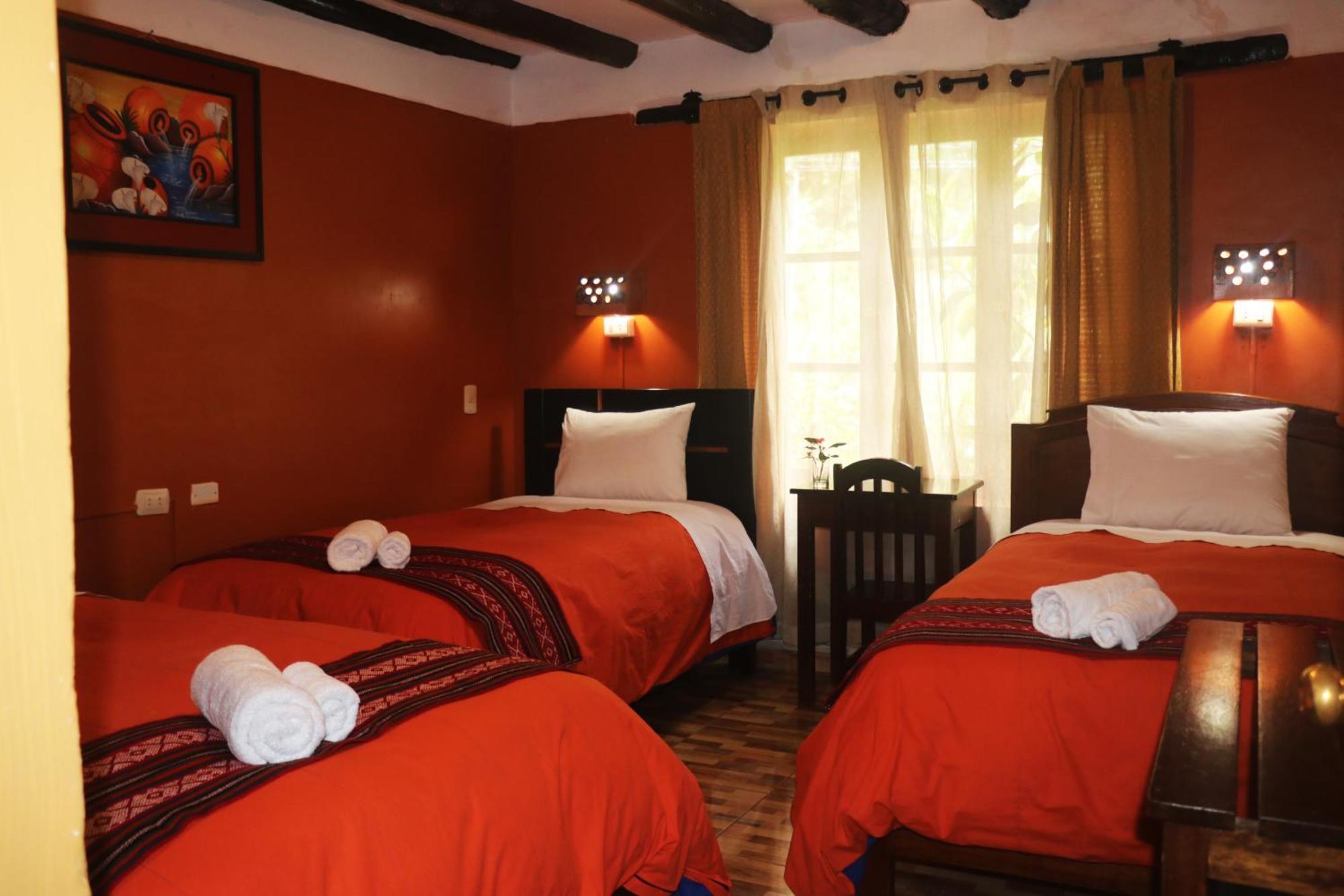 Wayras Hostal Ollantaytambo Exterior photo